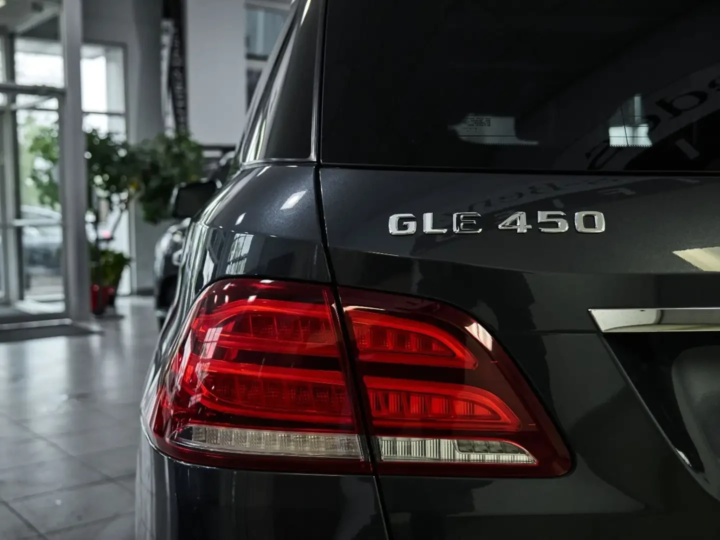 Mercedes-Benz GLE 450 AMG 4MATIC Sleek Grey, снимка 5 - Автомобили и джипове - 54887876