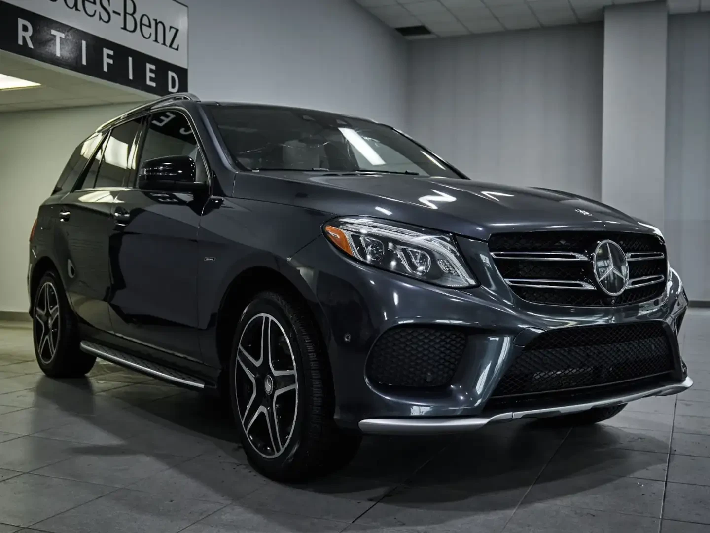 Mercedes-Benz GLE 450 AMG 4MATIC Sleek Grey, снимка 2 - Автомобили и джипове - 54887876
