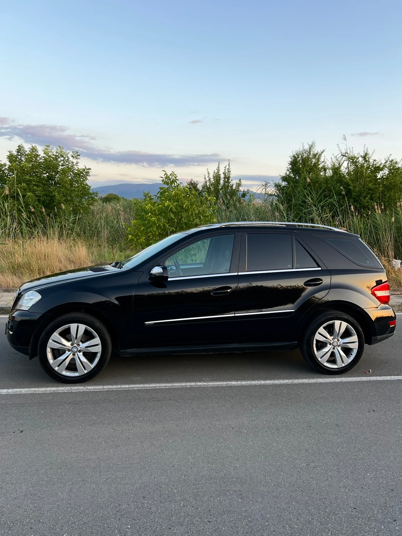 Mercedes-Benz ML 320 FACELIFT/SPORT/AIRMATIC/СЕРВ.КНИЖКА, снимка 4 - Автомобили и джипове - 55288495