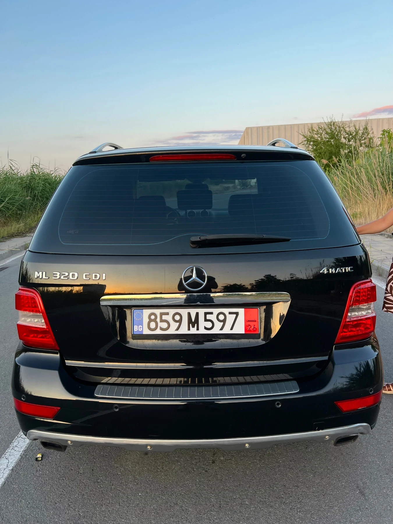 Mercedes-Benz ML 320 FACELIFT/SPORT/AIRMATIC/СЕРВ.КНИЖКА, снимка 5 - Автомобили и джипове - 55288495