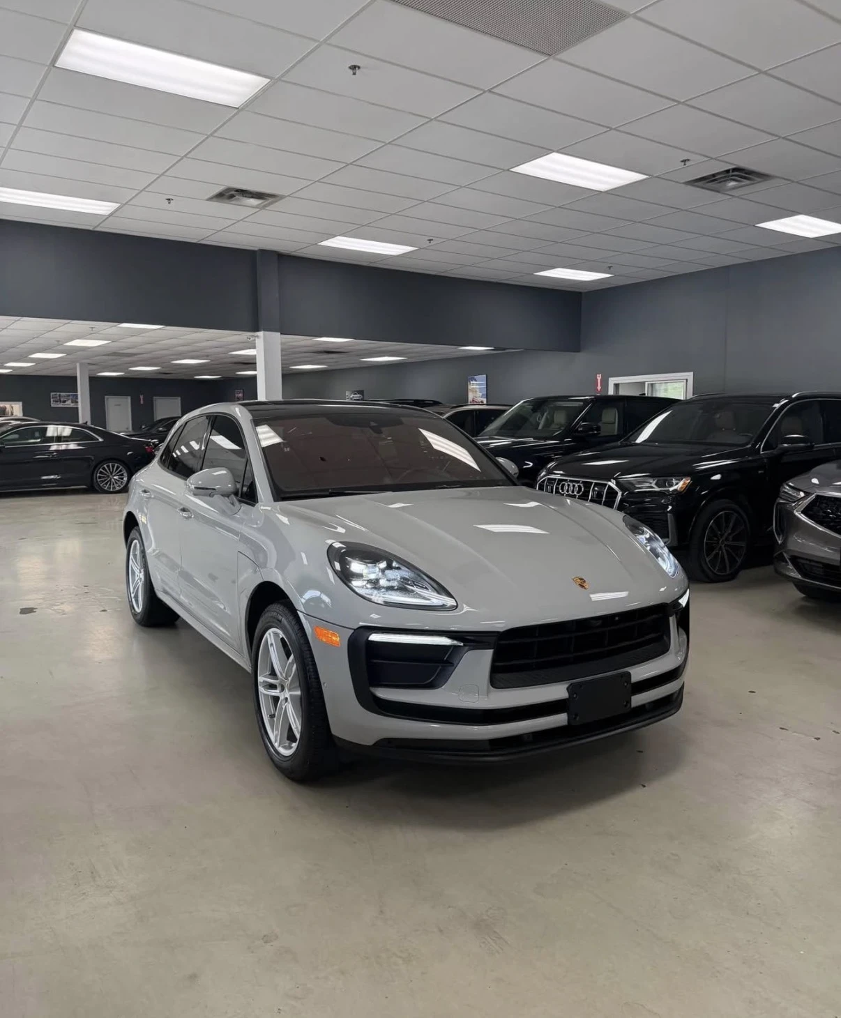 Porsche Macan 2.0T * 360 CAM * PREMIUM PLUS PKG * LANE ASSIST * , снимка 3 - Автомобили и джипове - 55978922