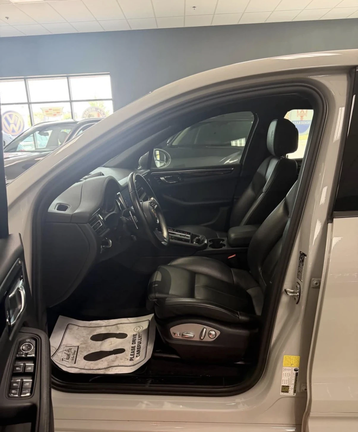 Porsche Macan 2.0T * 360 CAM * PREMIUM PLUS PKG * LANE ASSIST * , снимка 7 - Автомобили и джипове - 55978922