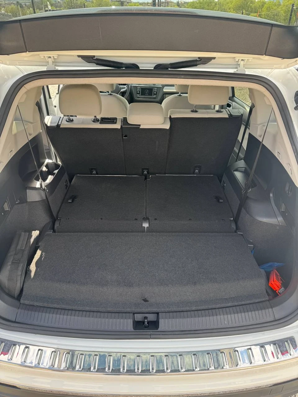 VW Tiguan 2.0TFSI* 7-МЕСТЕН* ЛИЗИНГ, снимка 17 - Автомобили и джипове - 56251262