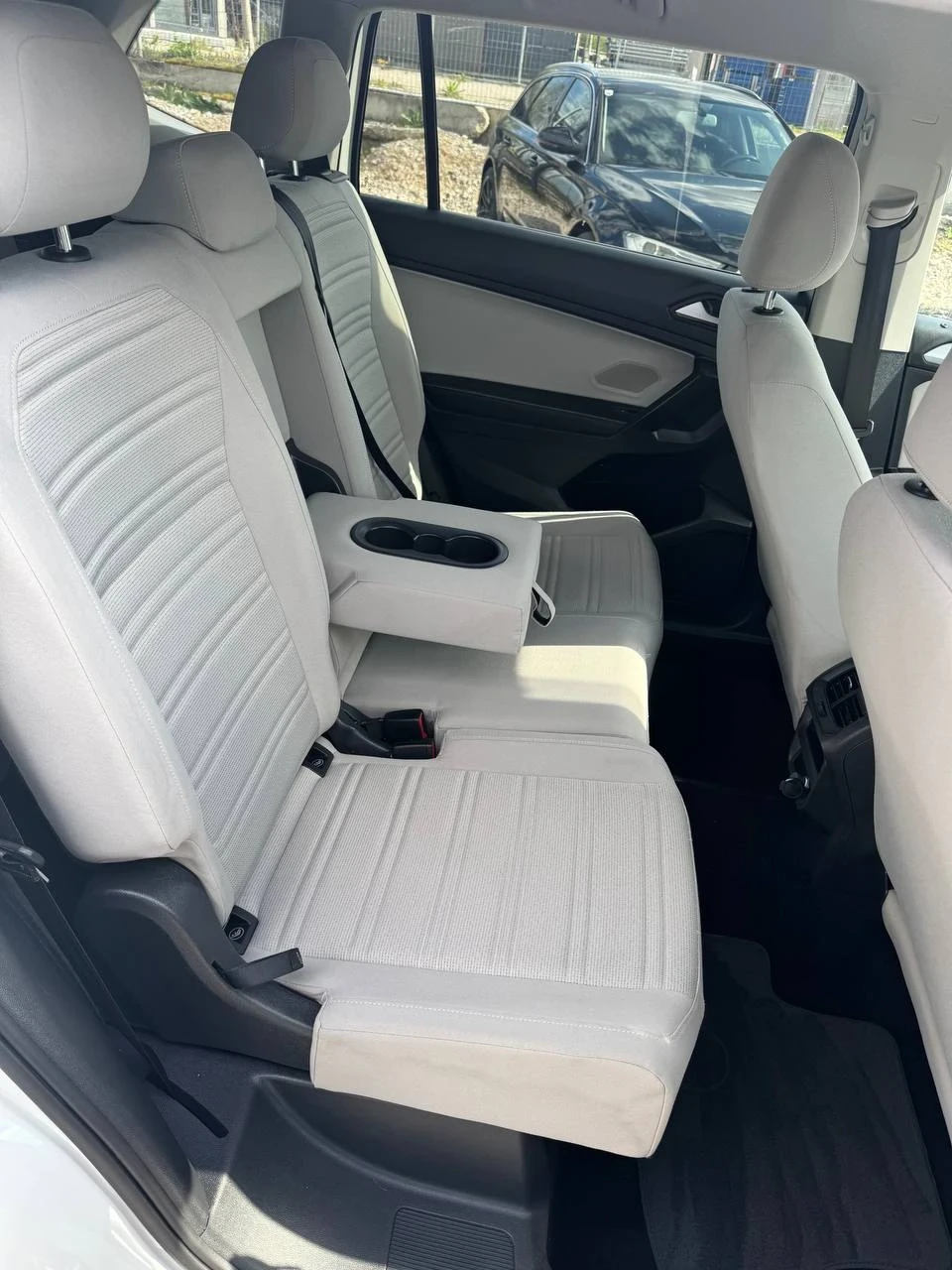 VW Tiguan 2.0TFSI* 7-МЕСТЕН* ЛИЗИНГ, снимка 14 - Автомобили и джипове - 56251262