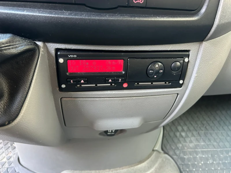 VW Crafter, снимка 7 - Бусове и автобуси - 52966699