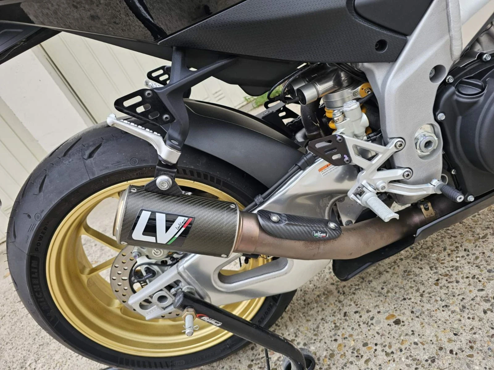 Aprilia RSV4 1100 - изображение 8