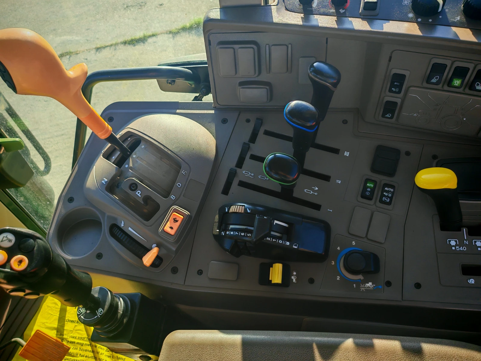  John Deere 6130 M     20 % | Mobile.bg   15