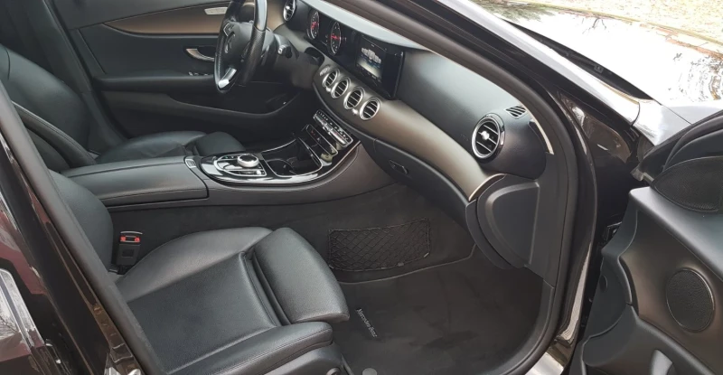 Mercedes-Benz E 200 2.0 TDi, снимка 8 - Автомобили и джипове - 52268804