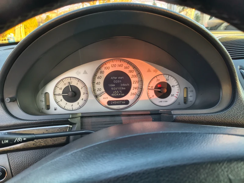 Mercedes-Benz E 270, снимка 9 - Автомобили и джипове - 52809805