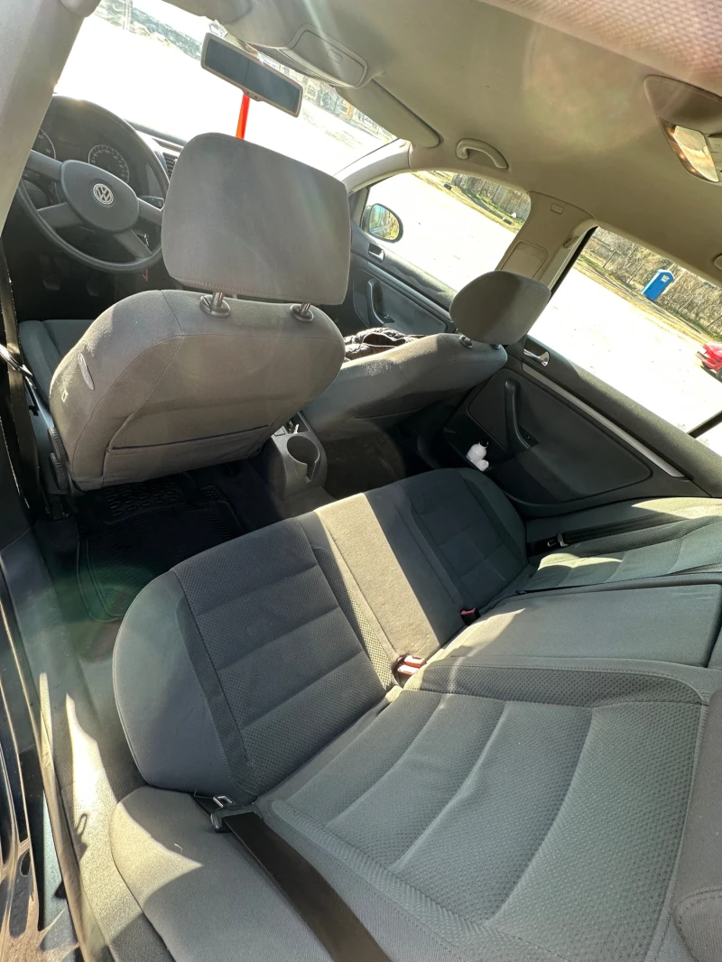 VW Golf Климатик, снимка 5 - Автомобили и джипове - 52955696