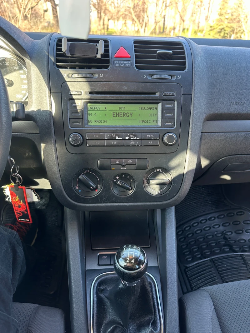 VW Golf Климатик, снимка 8 - Автомобили и джипове - 52955696