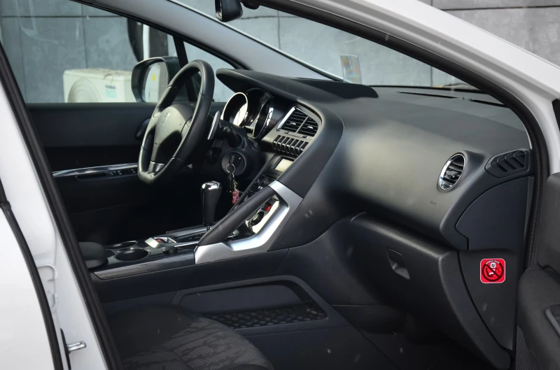 Peugeot 3008 1.6 HDI AVTOMAT* PANORAMA* HEAD-UP, снимка 8 - Автомобили и джипове - 53152873