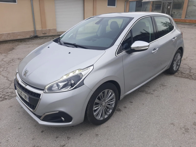 Peugeot 208 1.2VTI Allure, снимка 5 - Автомобили и джипове - 53348500