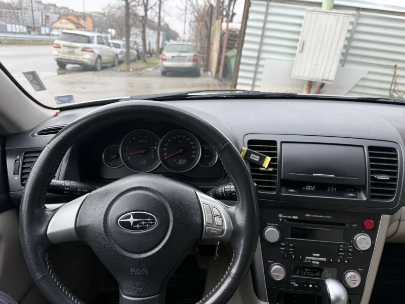 Subaru Legacy 2.5 OUTBACK РЕАЛНИ КИЛОМЕТРИ, снимка 10 - Автомобили и джипове - 53400614