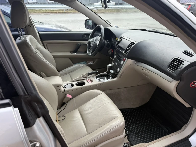 Subaru Legacy 2.5 OUTBACK РЕАЛНИ КИЛОМЕТРИ, снимка 14 - Автомобили и джипове - 53400614