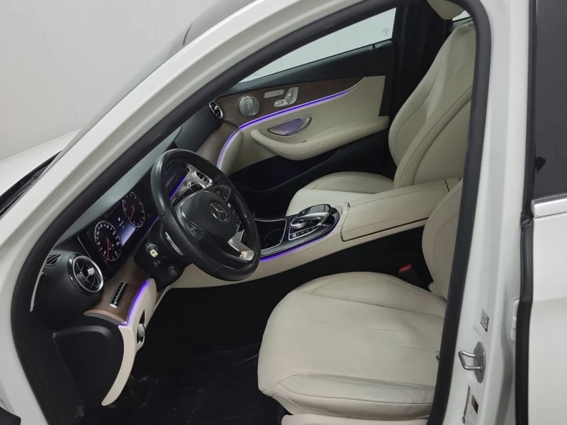 Mercedes-Benz E 300 CARFAX * 2 ключа * Подгрев * Памет* Панорама, снимка 5 - Автомобили и джипове - 53471916