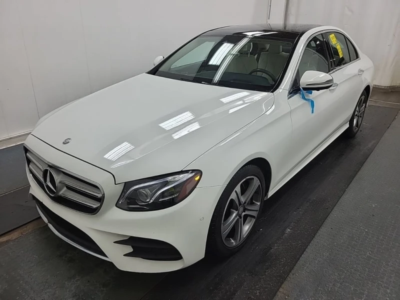 Mercedes-Benz E 300 CARFAX * 2 ключа * Подгрев * Памет* Панорама