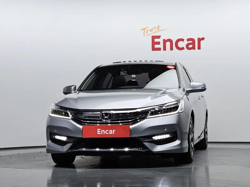 Honda Accord 2.4 9Th Generation, снимка 6 - Автомобили и джипове - 55841557