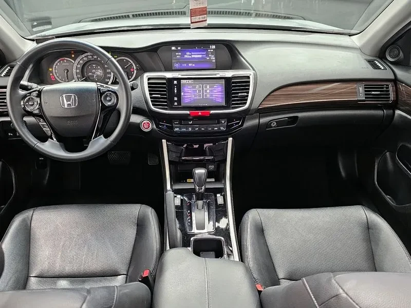 Honda Accord 2.4 9Th Generation, снимка 13 - Автомобили и джипове - 55841557