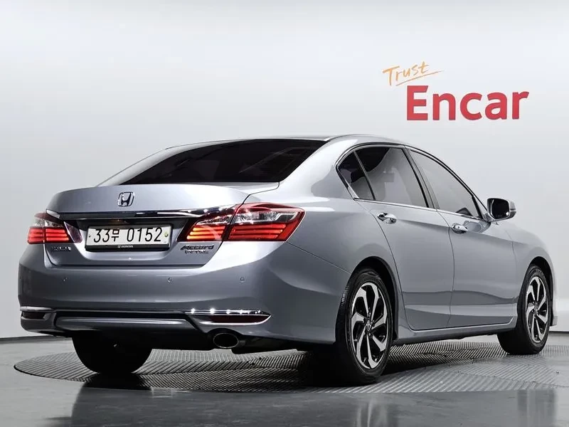 Honda Accord 2.4 9Th Generation, снимка 3 - Автомобили и джипове - 55841557