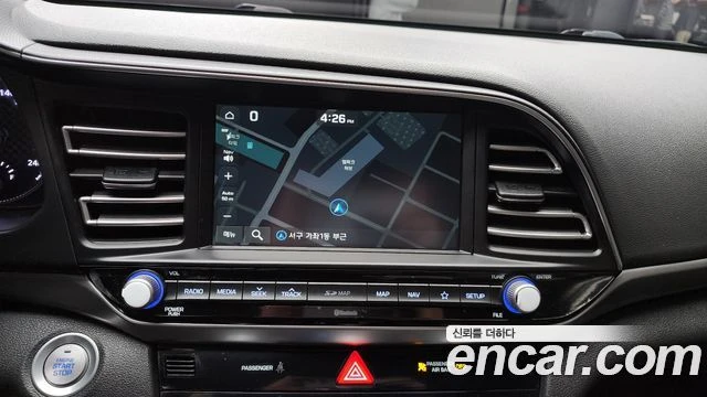 Hyundai Elantra | TOP SERVICE 15 K KM, снимка 14 - Автомобили и джипове - 56013757
