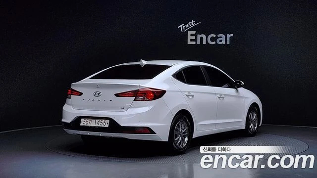 Hyundai Elantra | TOP SERVICE 15 K KM, снимка 2 - Автомобили и джипове - 56013757