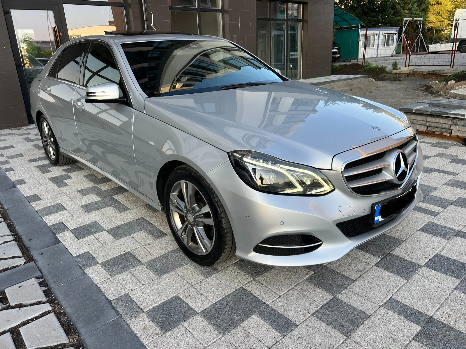 Mercedes-Benz E 350 CDI 4MATIC AVANTGARDE SPORT - изображение 3