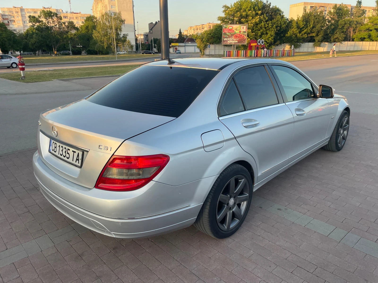 Mercedes-Benz C 220 ОТЛИЧЕН - РЕГИСТРИРАН - изображение 3
