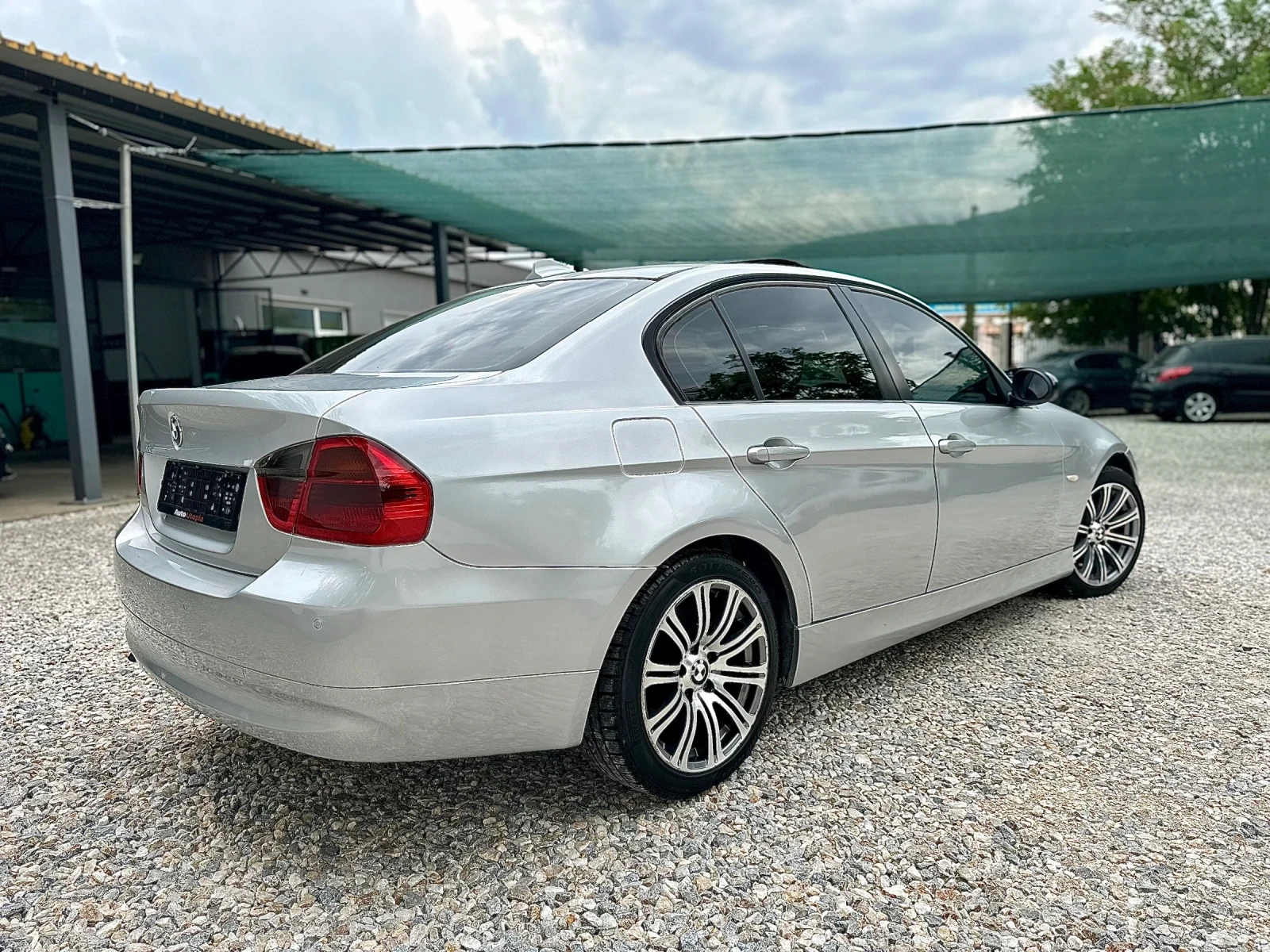 BMW 320 163 / АВТОМАТИК / НАВИГАЦИЯ / ПАРКТРОНИК - изображение 6