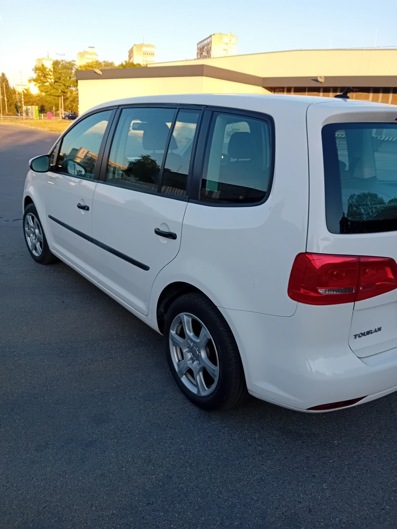 VW Touran 1, 6TDI - изображение 7