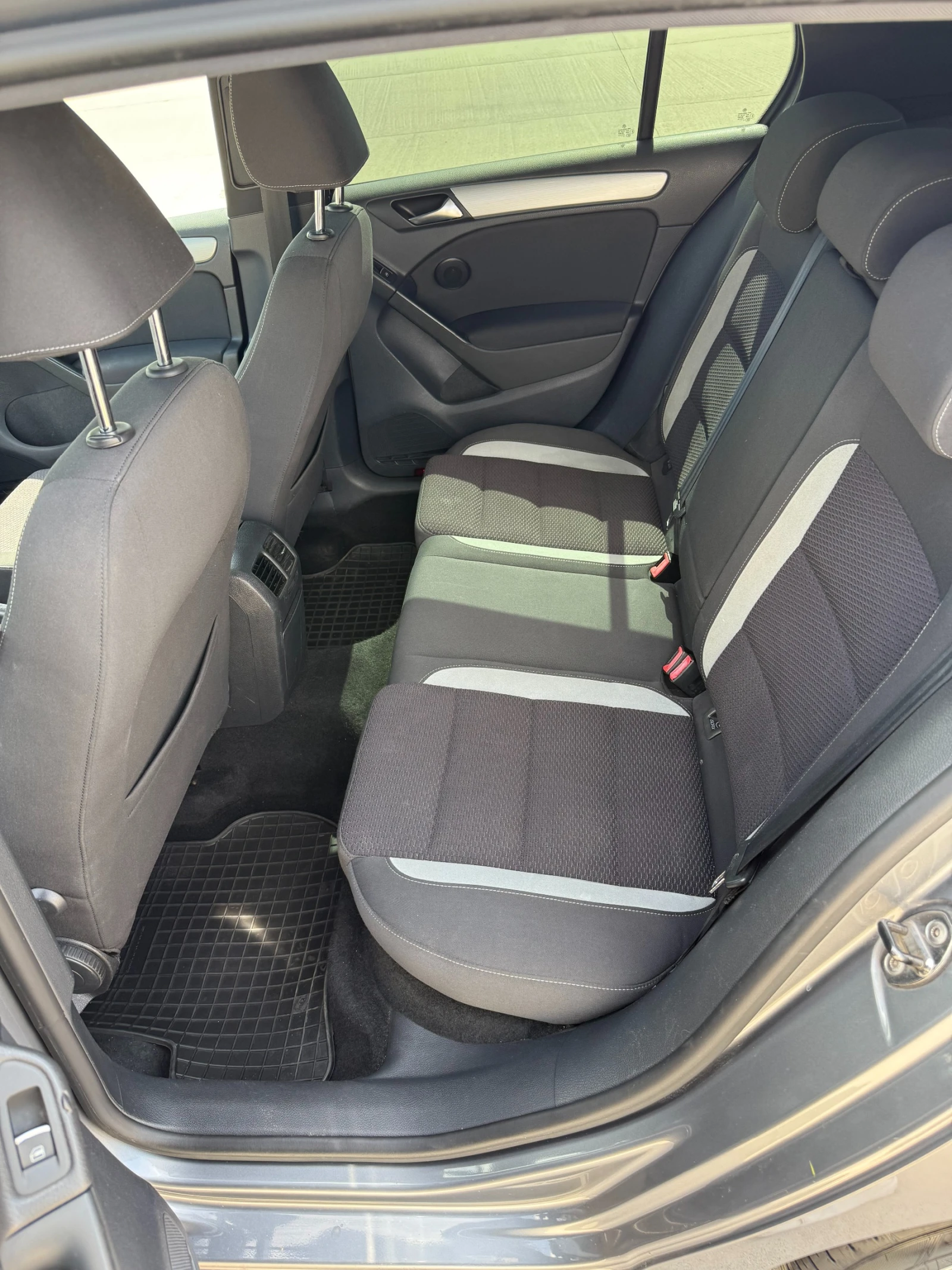 VW Golf 1.6 TDI R-Line | Mobile.bg   11