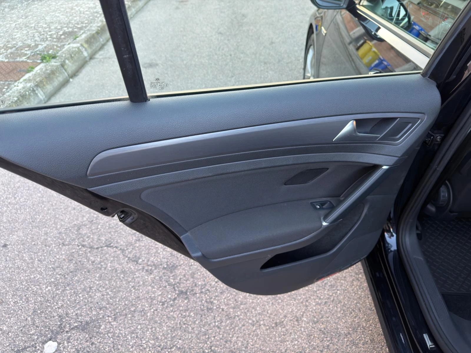 VW Golf 1.5 TGI AUTOMATIC EURO 6D - изображение 8