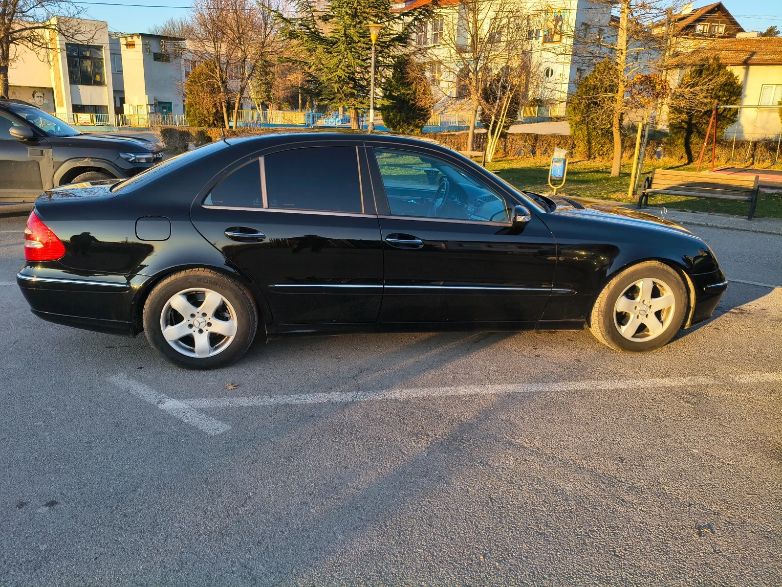 Mercedes-Benz E 270  - изображение 3