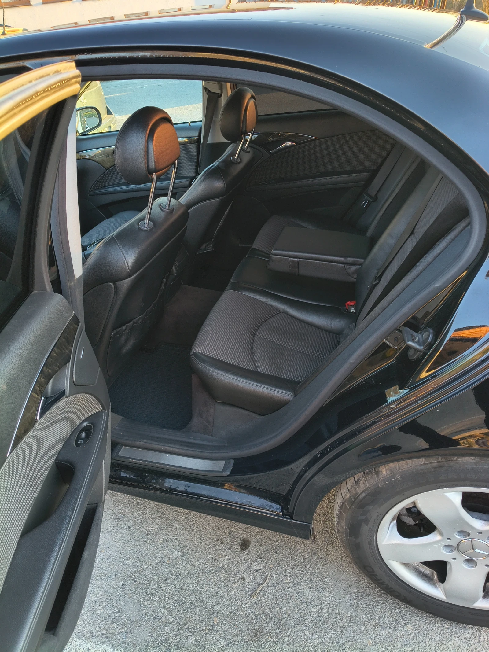 Mercedes-Benz E 270  - изображение 10