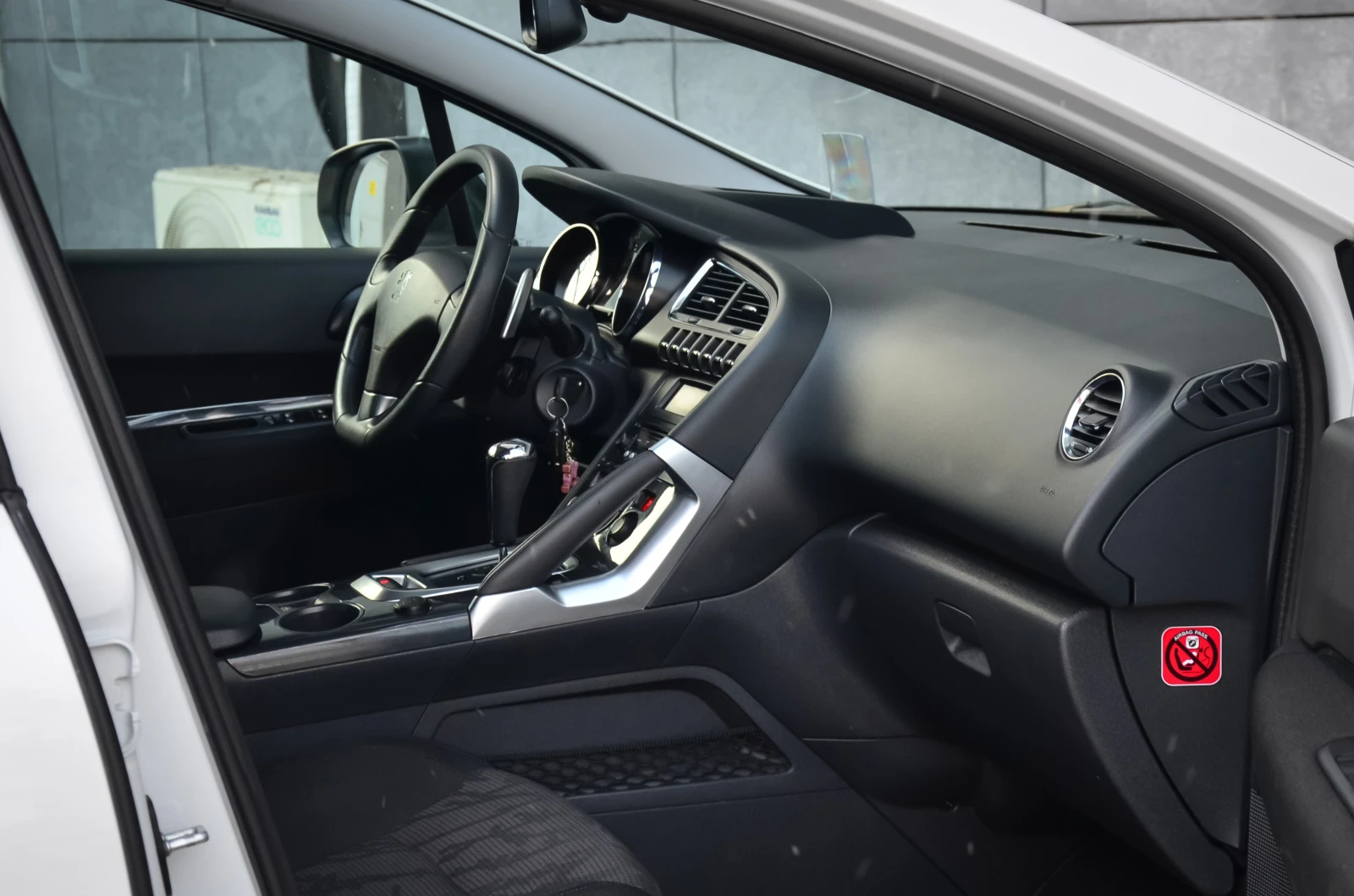 Peugeot 3008 1.6 HDI AVTOMAT* PANORAMA* HEAD-UP - изображение 8