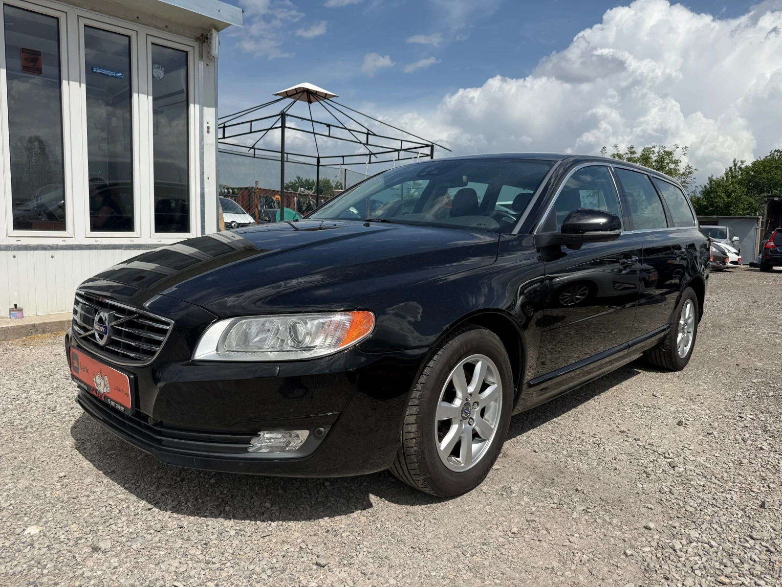 Volvo V70 2.0D4  181к.с Momentum Швейцария Феслифт., снимка 7 - Автомобили и джипове - 53224333