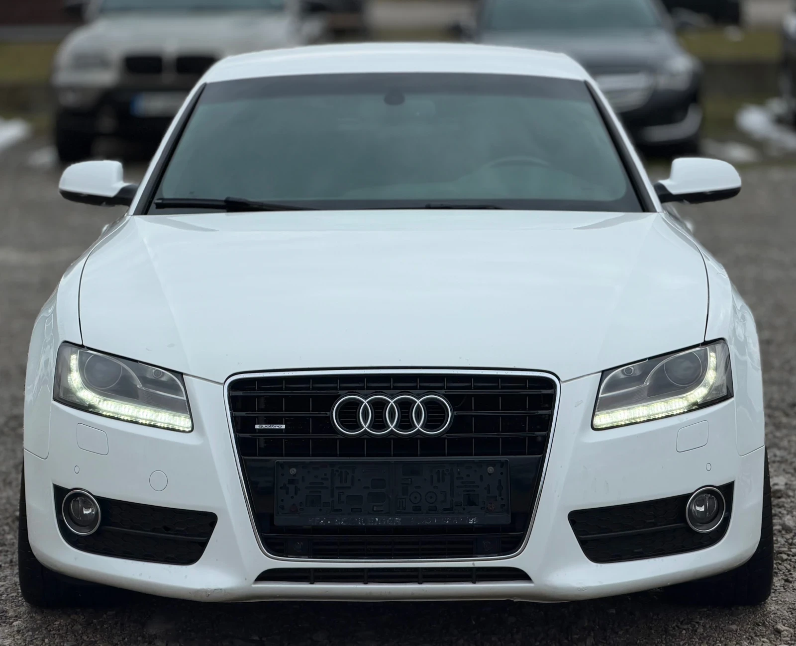 Audi A5 3.0TDi 239к.с * S-Line* * Ксенон* * Ръчка*  - изображение 2