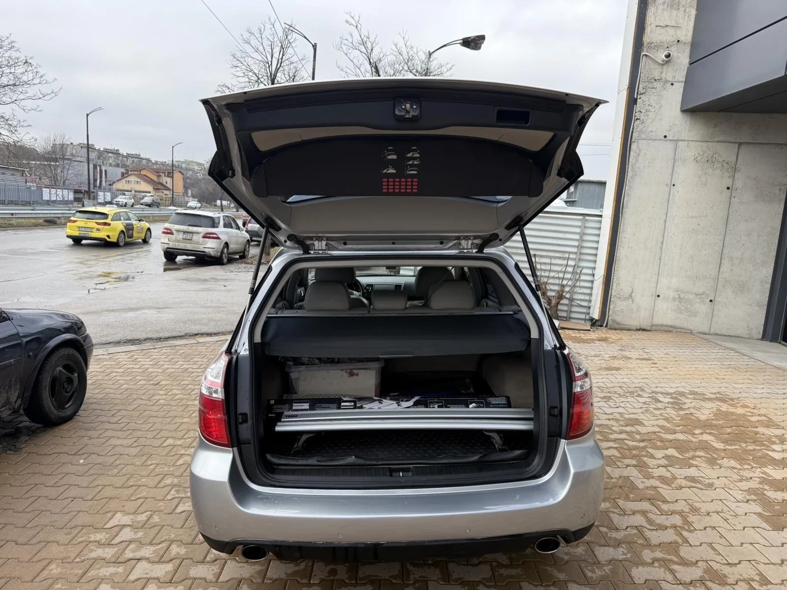 Subaru Legacy 2.5 OUTBACK РЕАЛНИ КИЛОМЕТРИ - изображение 8