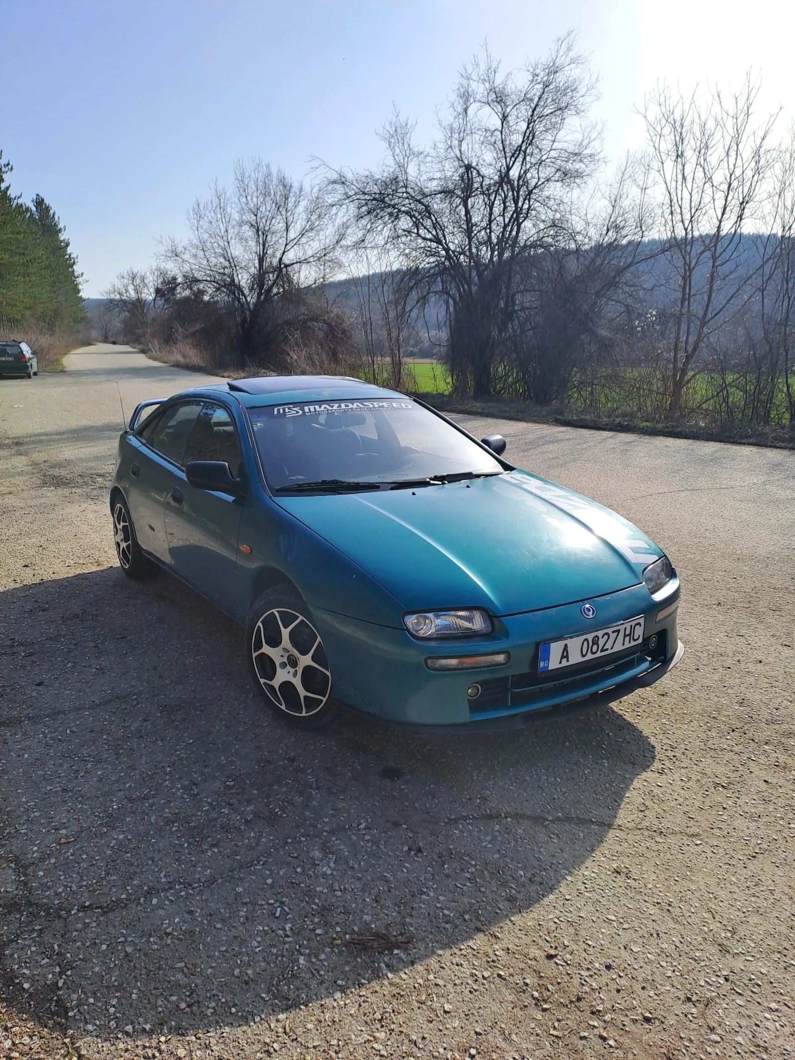 Mazda 323 323F, снимка 4 - Автомобили и джипове - 53709521