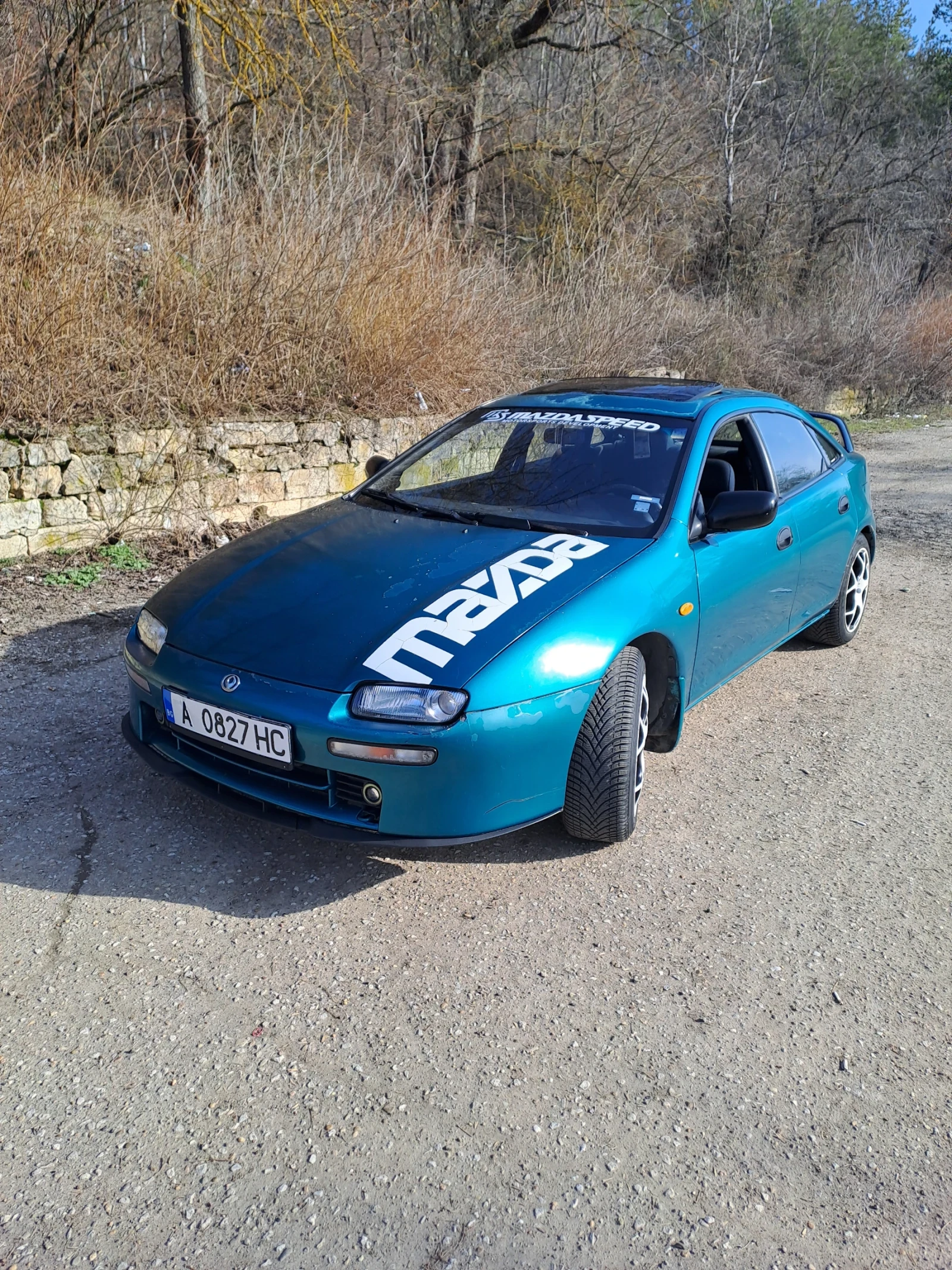 Mazda 323 323F, снимка 2 - Автомобили и джипове - 53709521