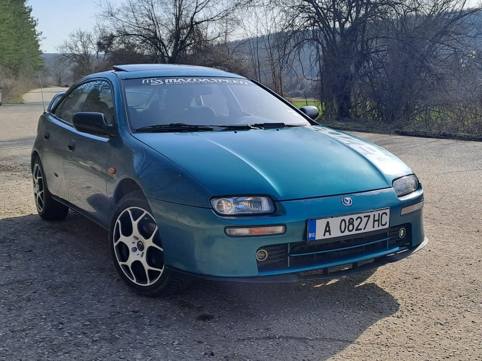 Mazda 323 323F, снимка 3 - Автомобили и джипове - 53709521