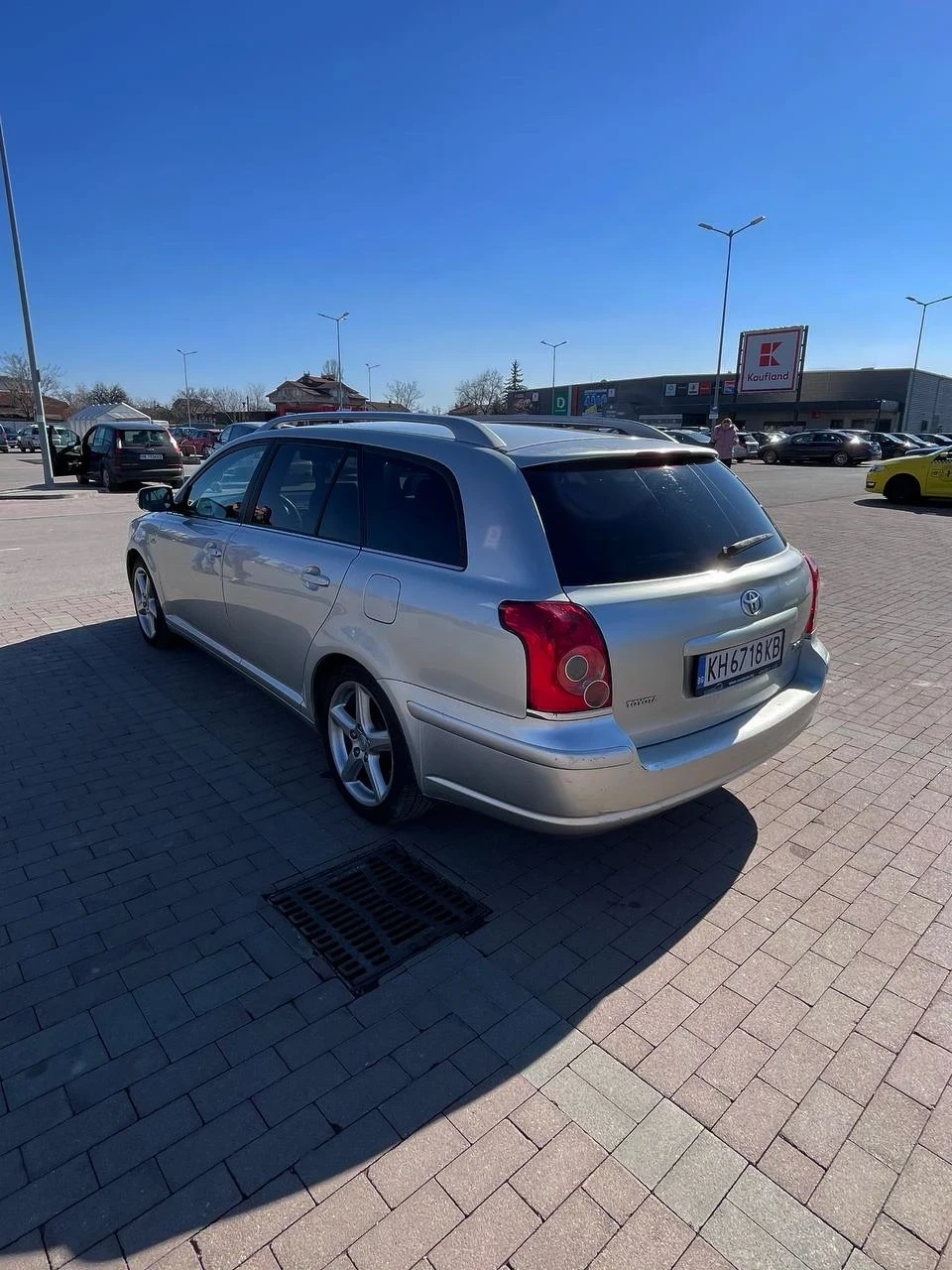 Toyota Avensis, снимка 4 - Автомобили и джипове - 53803527