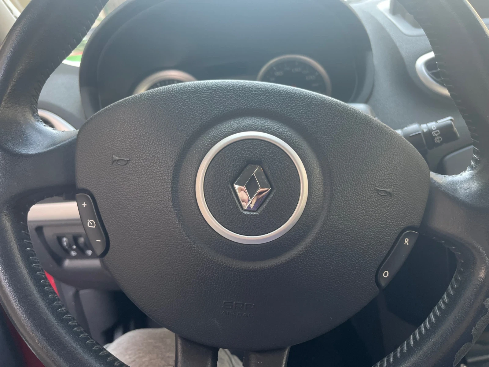 Renault Clio, снимка 4 - Автомобили и джипове - 53858305