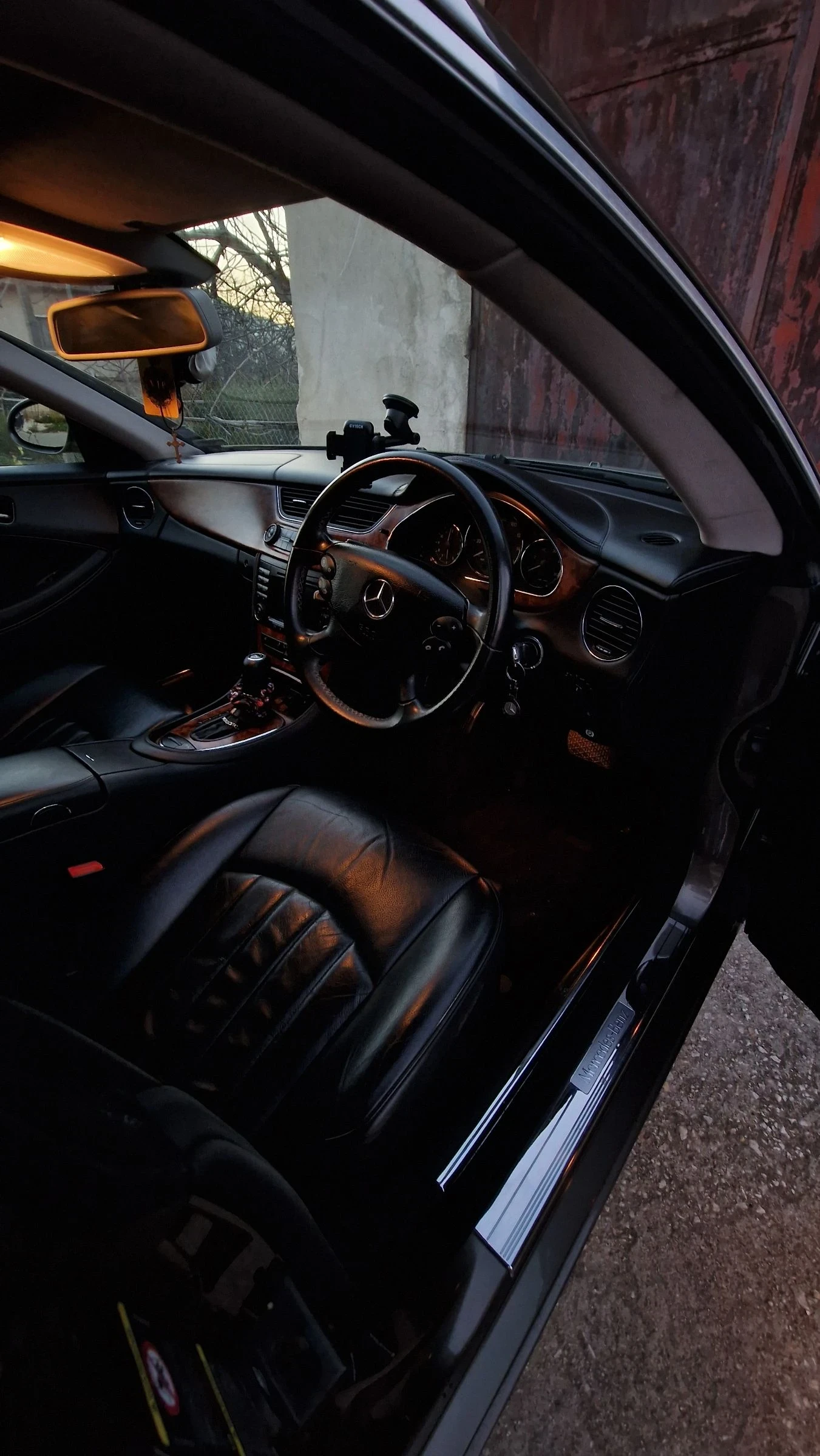 Mercedes-Benz CLS 320, снимка 4 - Автомобили и джипове - 54077596