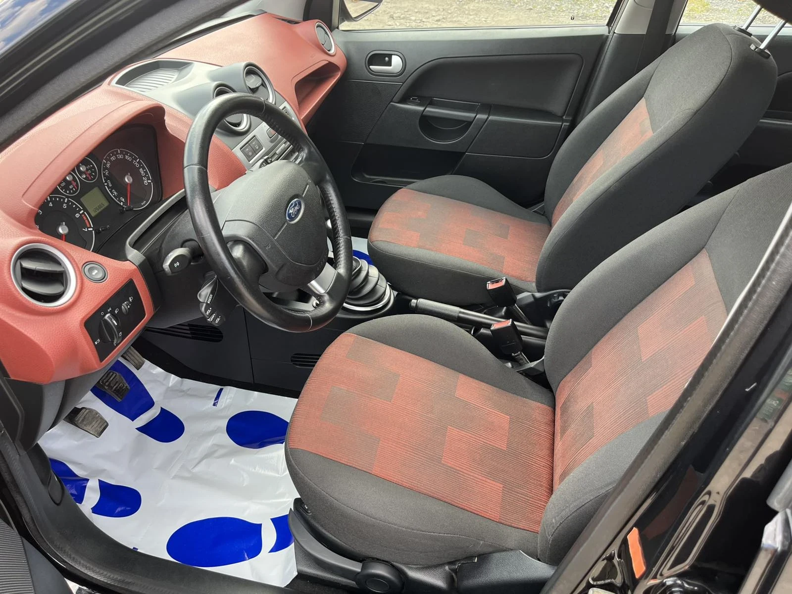 Ford Fiesta 1.25 i, снимка 12 - Автомобили и джипове - 54158926