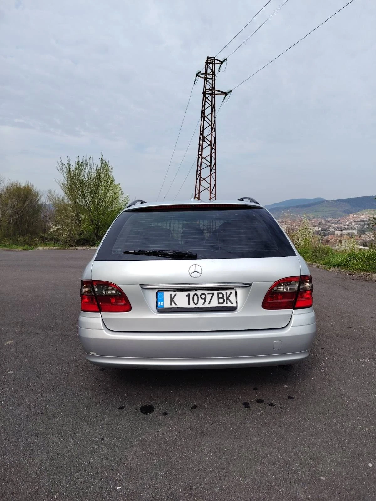 Mercedes-Benz E 220, снимка 5 - Автомобили и джипове - 54218560
