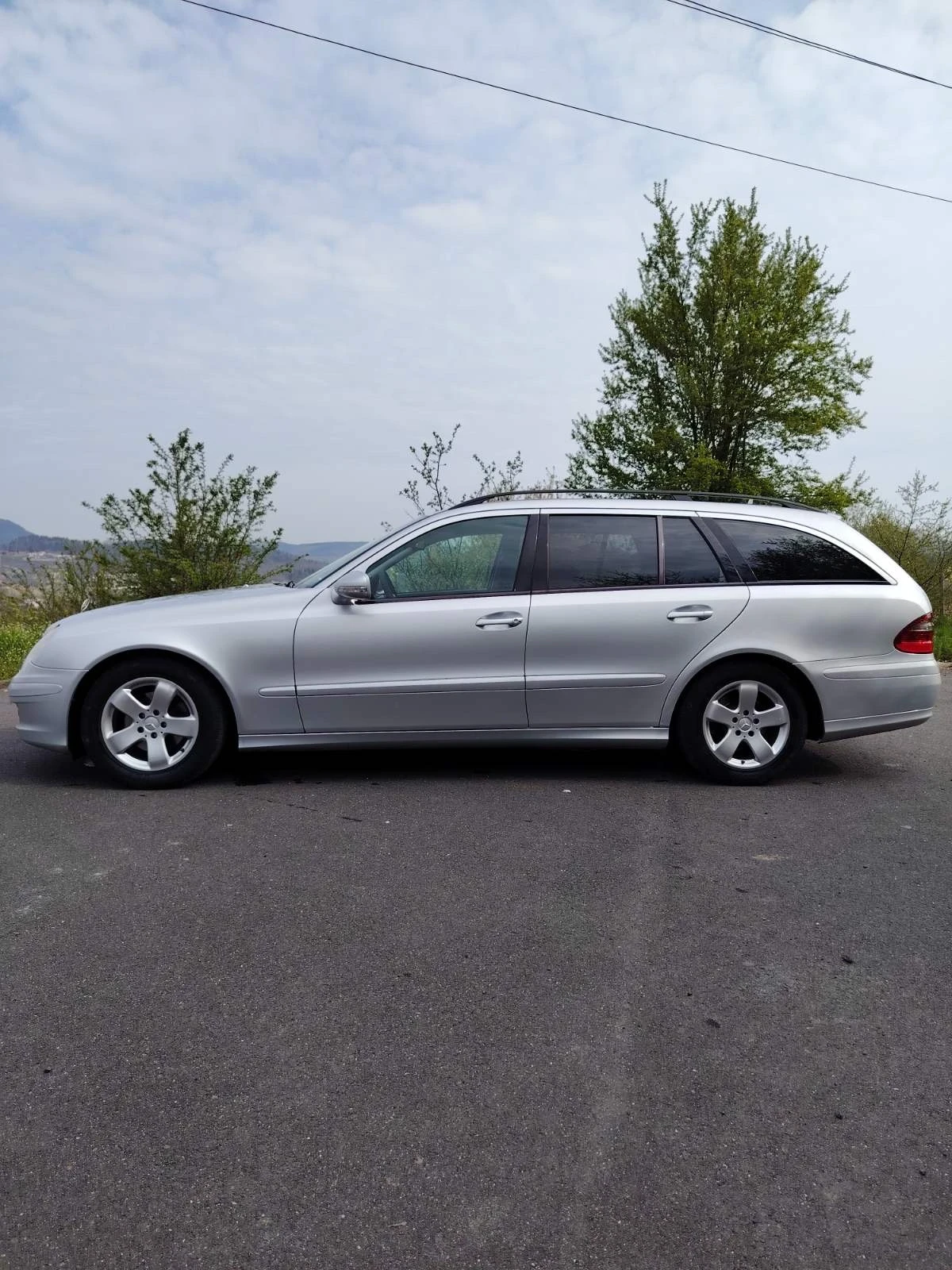 Mercedes-Benz E 220, снимка 4 - Автомобили и джипове - 54218560