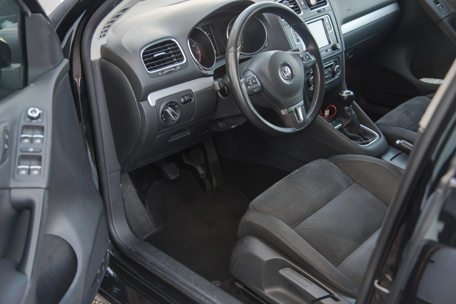 VW Golf, снимка 8 - Автомобили и джипове - 54323846