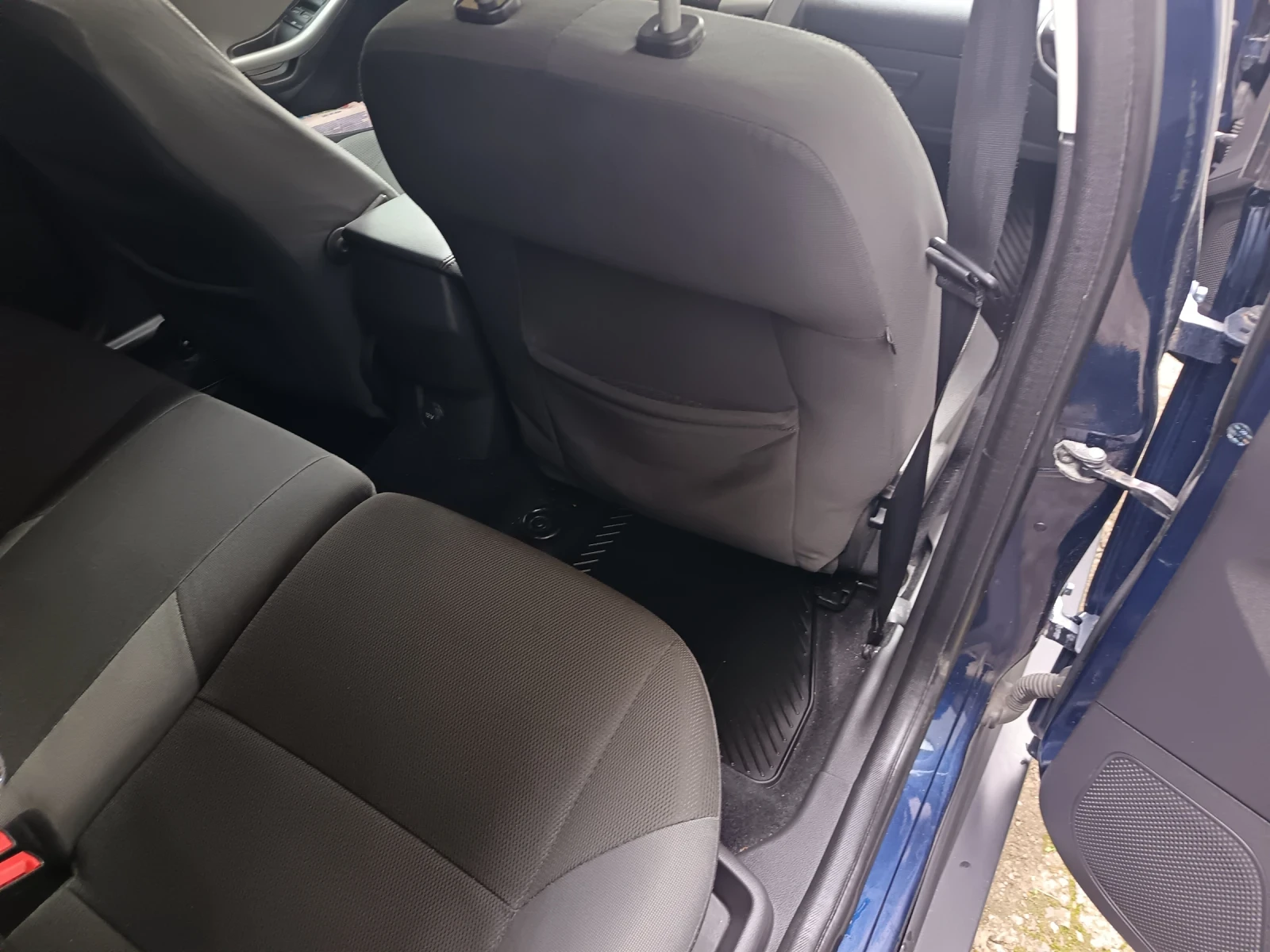 Ford Focus 1.6, снимка 9 - Автомобили и джипове - 54389170