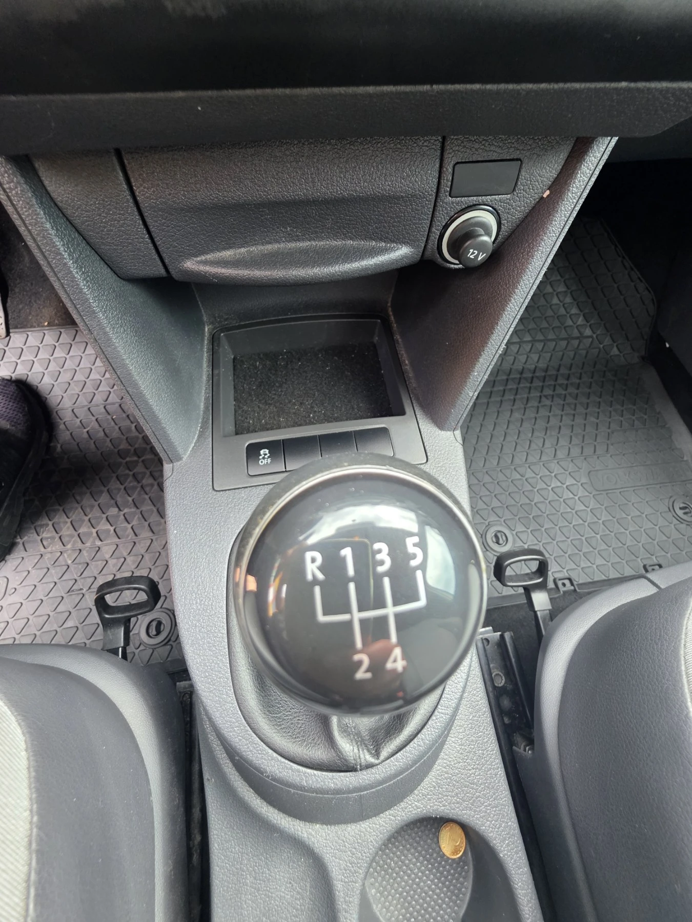 VW Caddy, снимка 17 - Автомобили и джипове - 54658215